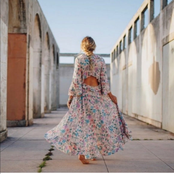 ✨Spell & the Gypsy Collective Sayulita Gown - Picture 5 of 9